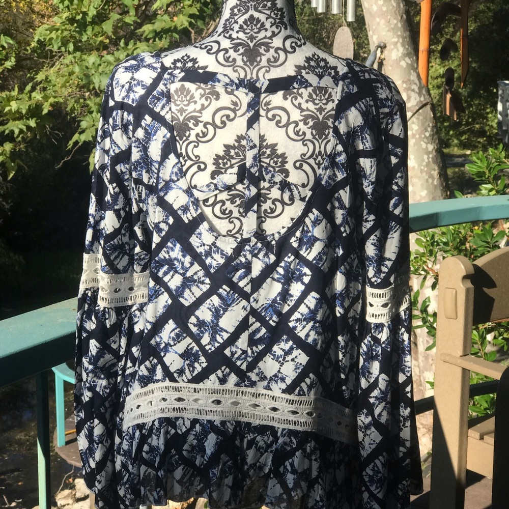 Blouse - Picture 3 of 4